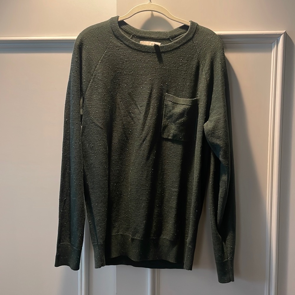 Green sweater perfect for Fall